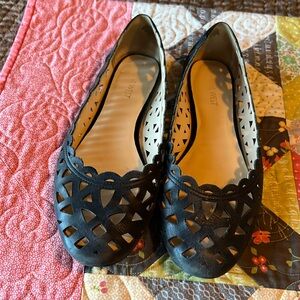 Women’s black flat size 9